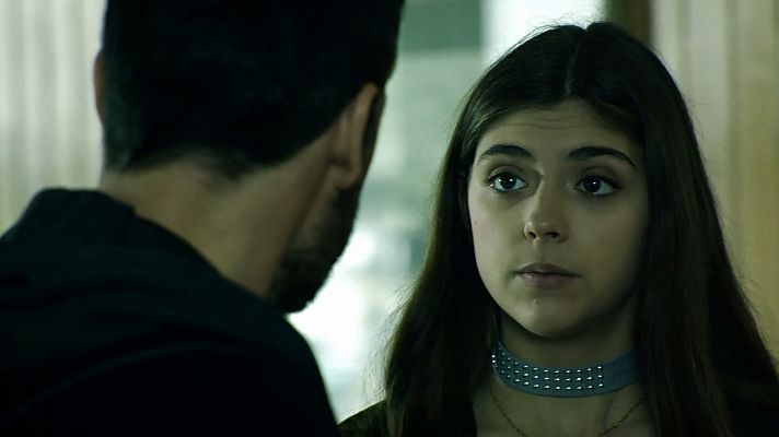 HIT - Lena decide entrar en el grupo por sí misma