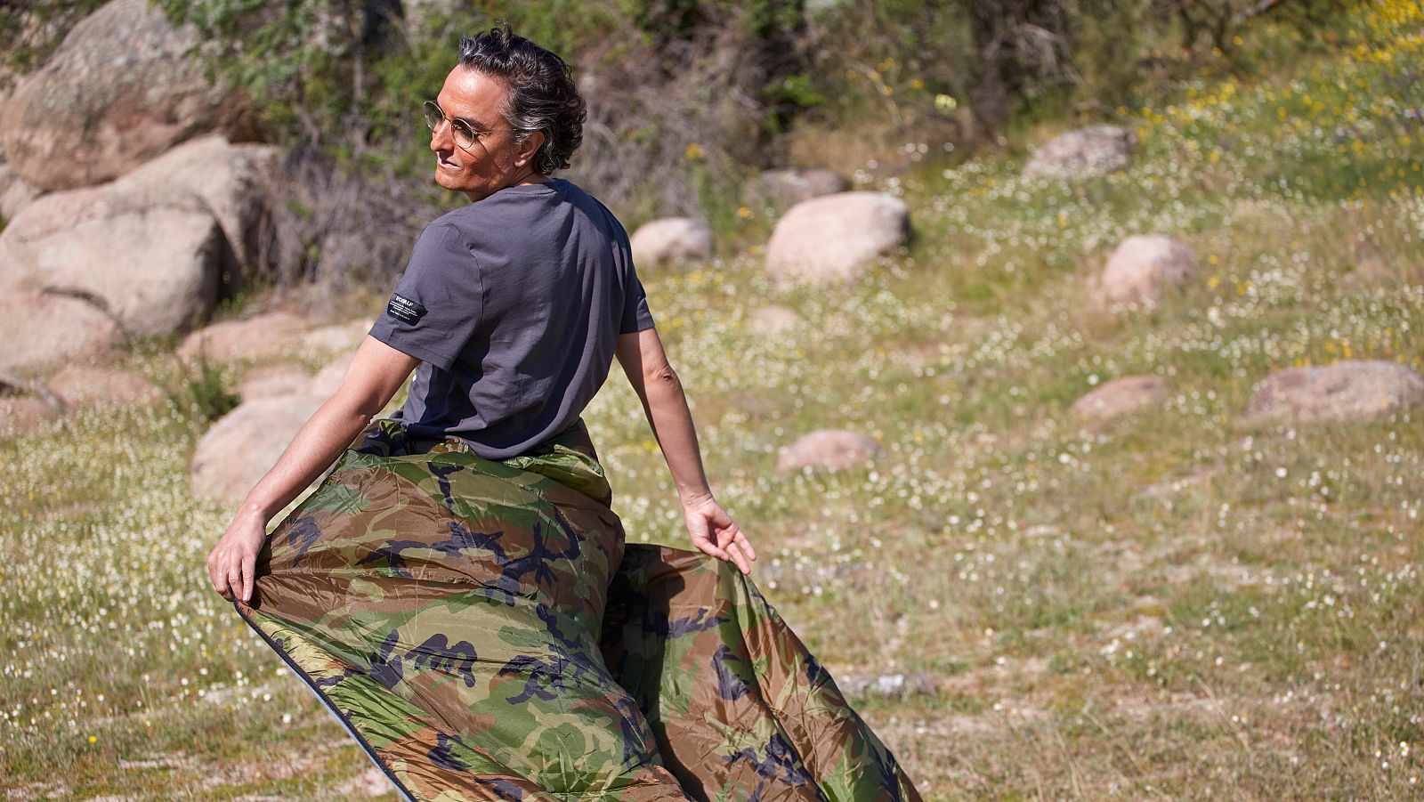 Josie se siente Juana de Arco entre brasas | Ver