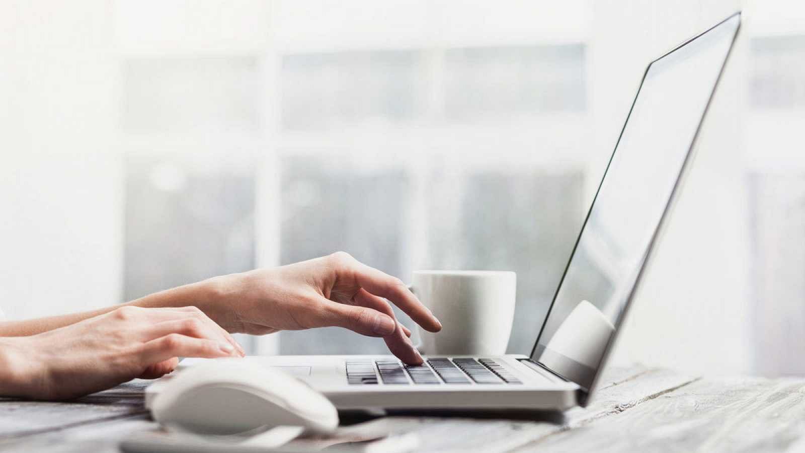 Carolina Darias: "El teletrabajo en las adminstraciones públicas será voluntario y reversible" - Informativo 24h | Ver