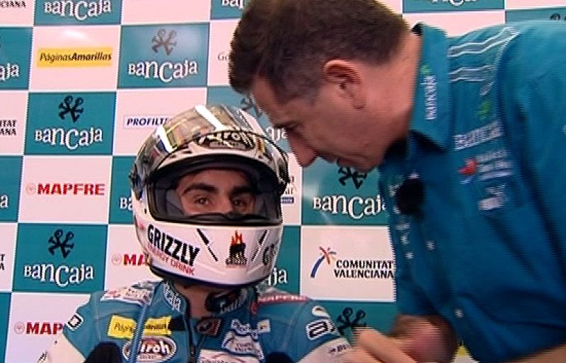 Jorge Martínez Aspar muestra algunos de los aspectos más importantes del 'box' de su equipo Aspar Team.