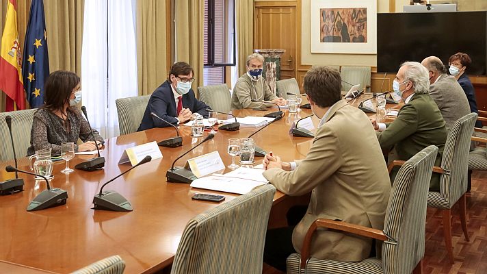 Telediario 1 - Sanidad propone a las comunidades restringir la movilidad en municipios con más de 500 casos por 100.000 habitantes