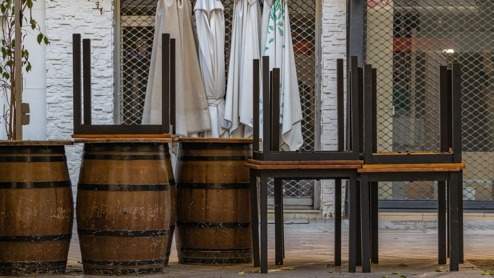 Coronavirus - El virus hace aflorar la nueva cara de la pobreza en España - RTVE.es - Telediario 1 | Ver