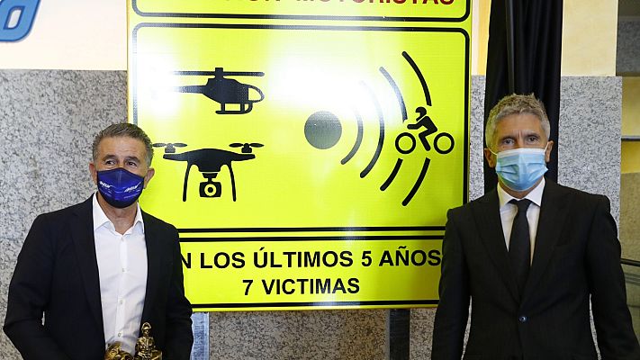 Telediario 1 - Así se avisará a los motoristas de los tramos peligrosos