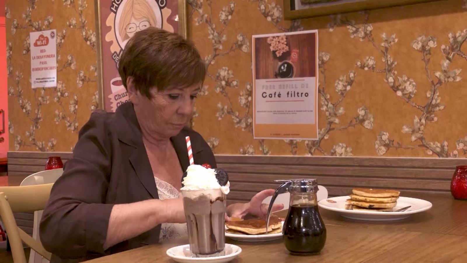 Celia Villalobos nos cocina unos pancakes