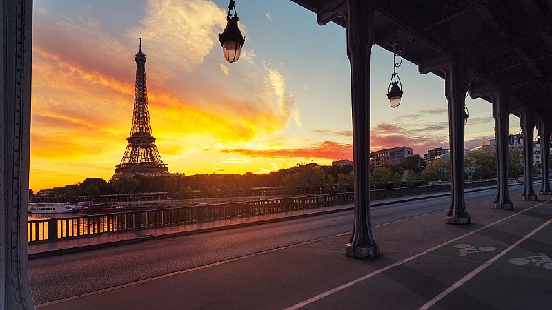 París, al borde de la "alerta máxima" por la COVID-19