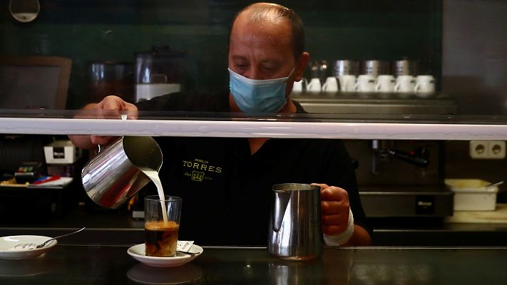 Telediario 1 - El paro se reduce en 26.329 personas en su mejor septiembre, aún lejos de cifras previas a la pandemia