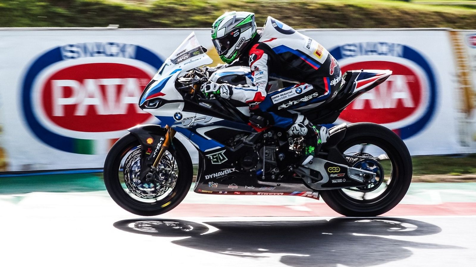 WSBK 2020 | Doblete para BMW en la Superpole y caída en la primera curva de la carrera para sus pilotos Laverty y Sykes