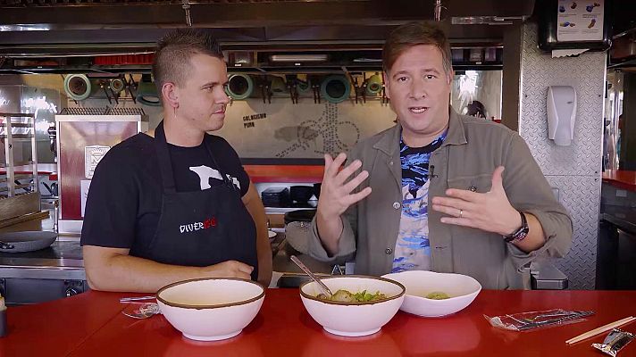 RTVE Cocina - Dabiz Muñoz y Latre preparan almejas y gazpacho de jalapeño