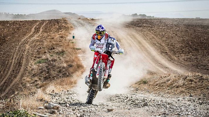 Telediario 1 - Laia Sanz tras su abandono en Andalucía: "Hay que pensar en el Dakar"