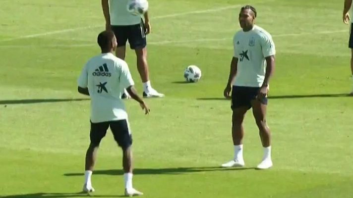 Fútbol - El 'freestyle' de Adama Traoré y Ansu Fati