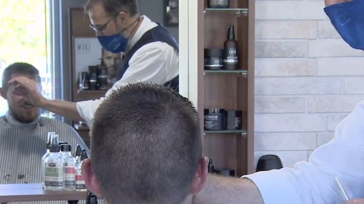 Telediario 1 - El comercio local se vende en las redes sociales