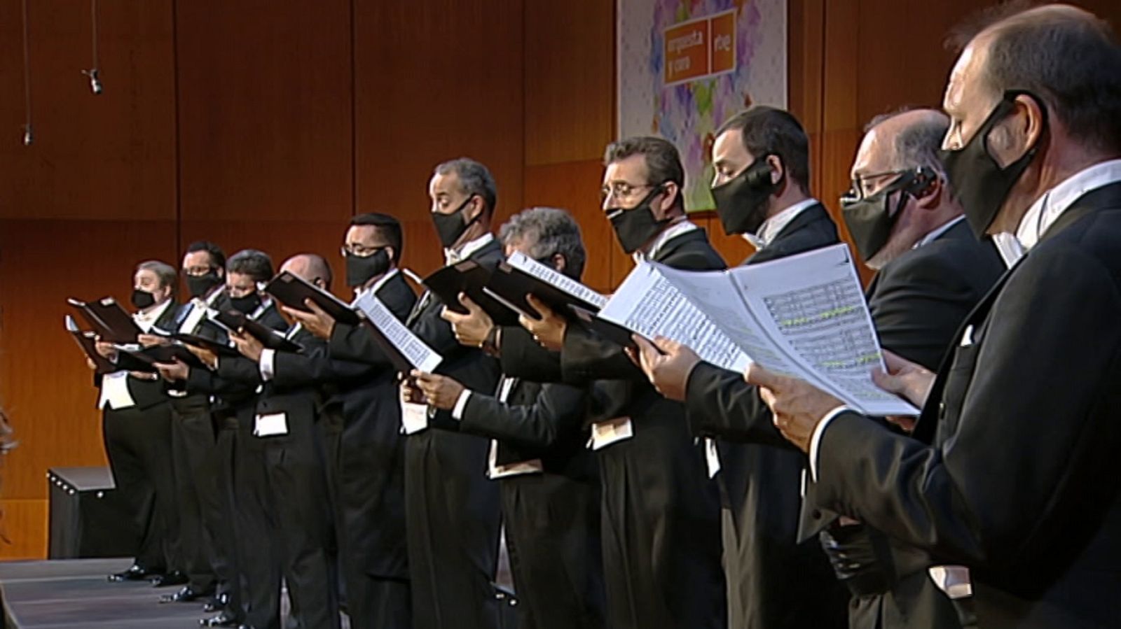 Los conciertos de La 2 - Coro RTVE 70º Aniversario - ver ahora