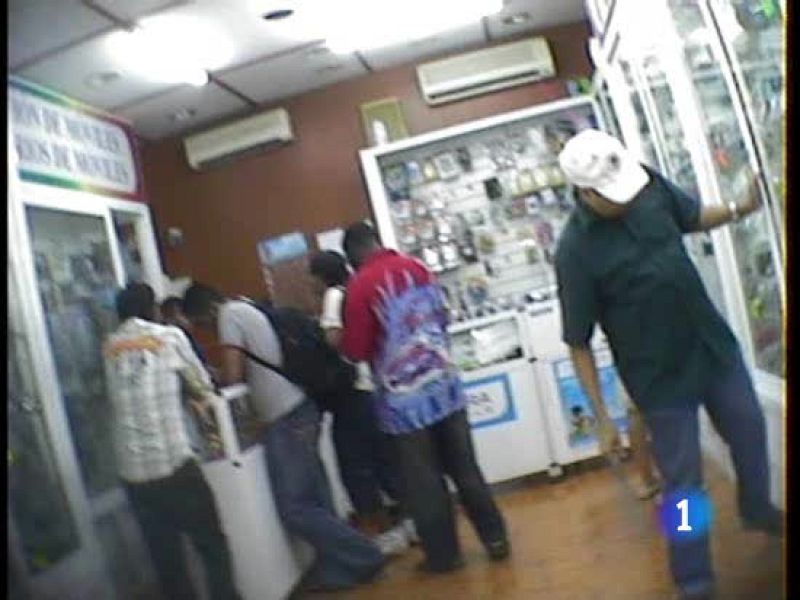 Vender tarjetas prepago de móvil sin identificar al comprador es ilegal, desde hace casi dos años | Ver