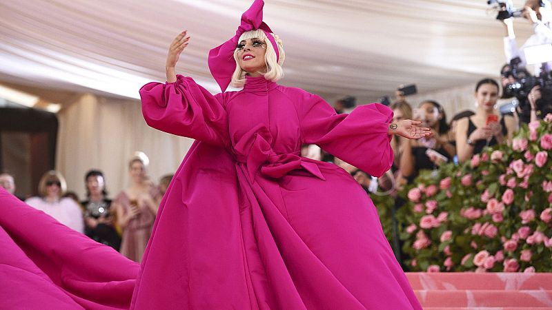 Flash Moda- Una Lady Gaga para casa ocasión