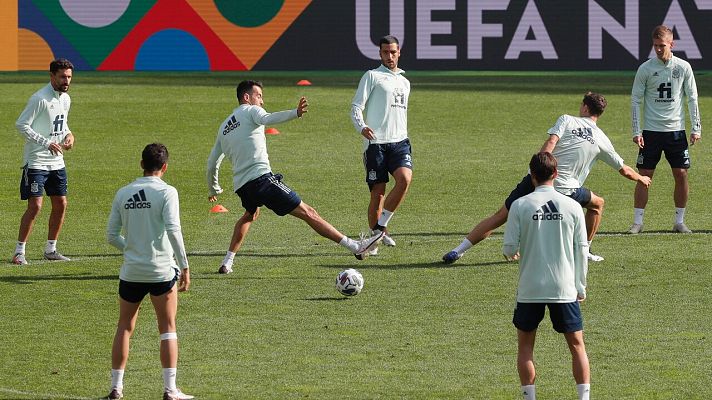 Telediario 1 - España visita a una Ucrania con muchas bajas y el apoyo de su público