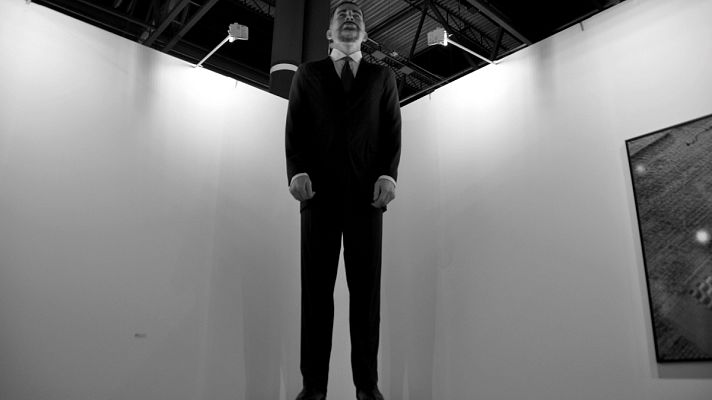 Telediario 1 - Queman el 'ninot' del rey que no se vendió en ARCO