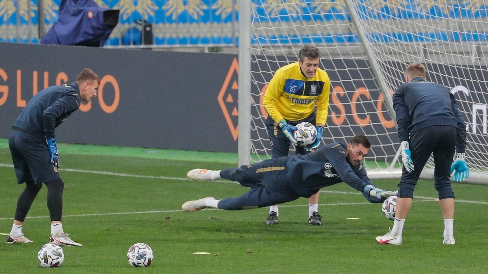 Shevchenko convoca a Shovkovskiy, de 45 años, | Ver