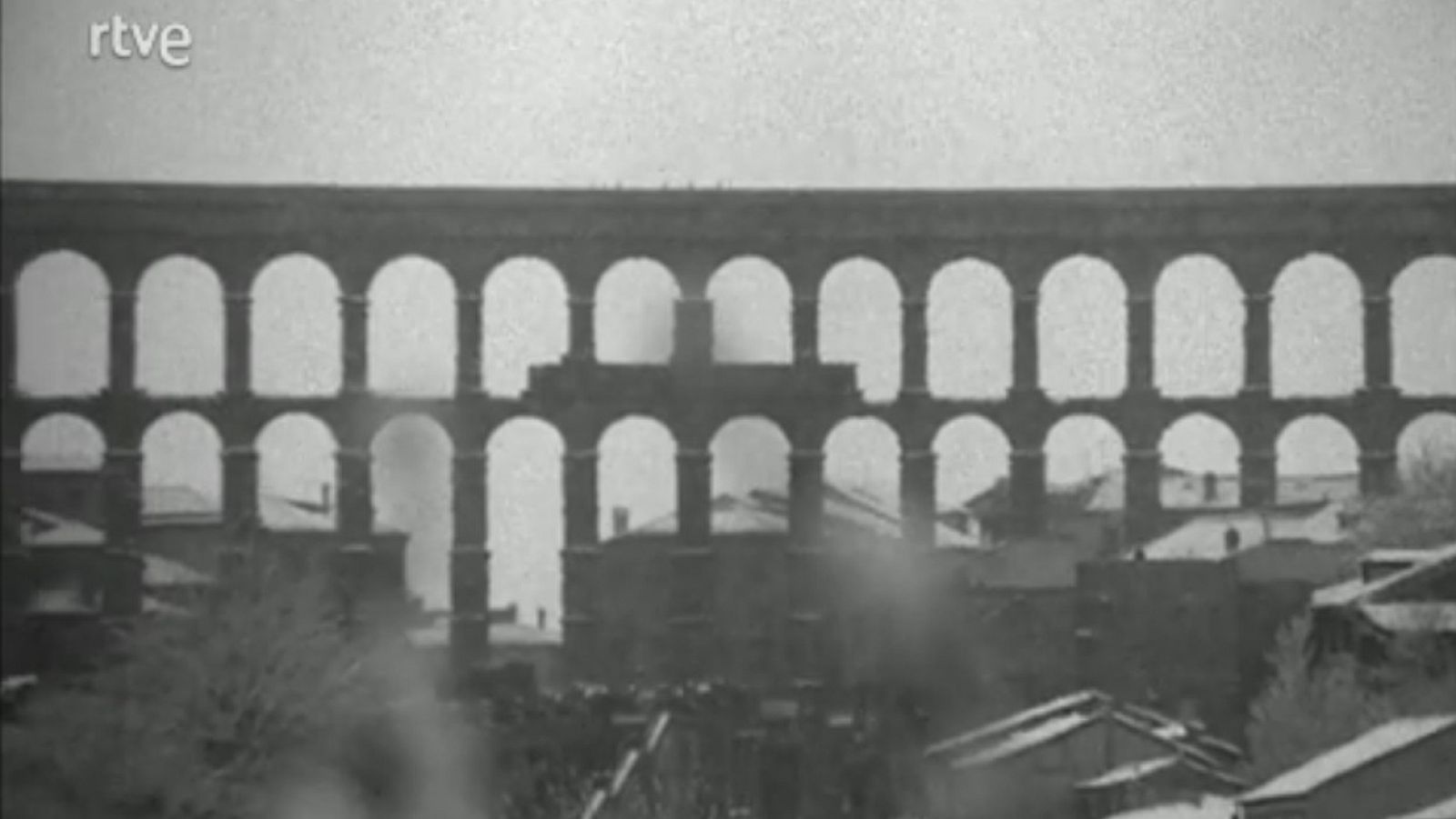 La víspera de nuestro tiempo - Una ciudad, un balcón: la Segovia de Azorín - La víspera de nuestro tiempo | Ver