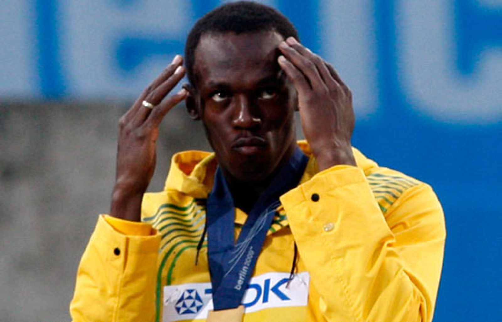Bolt, un 'extraterrestre' en las pistas | Ver