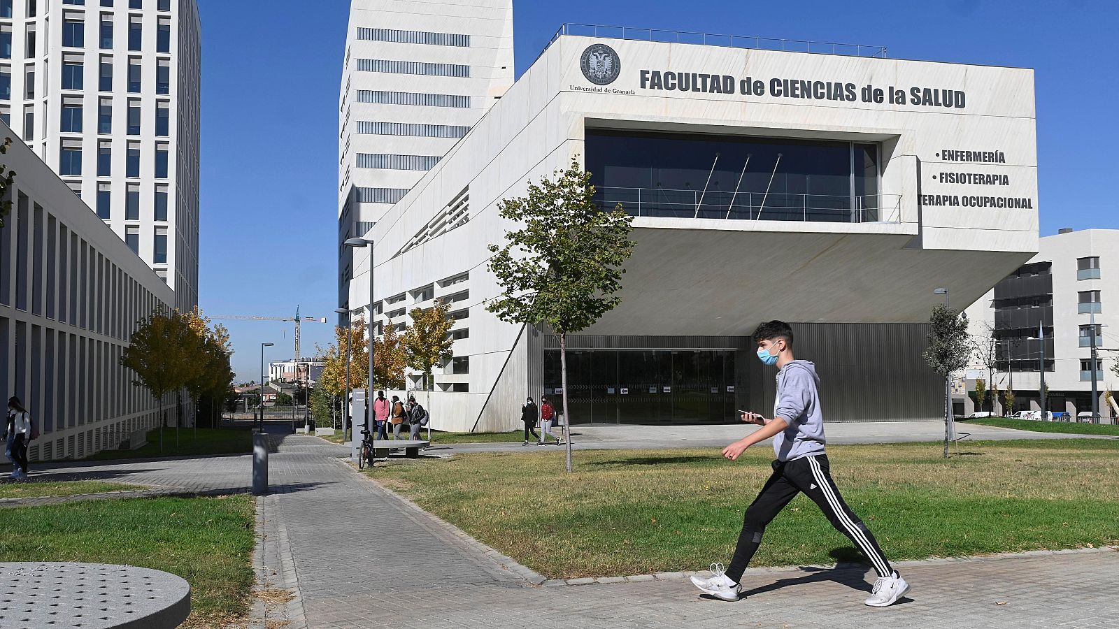 Los universitarios, descontentos por las clases a distancia | Ver