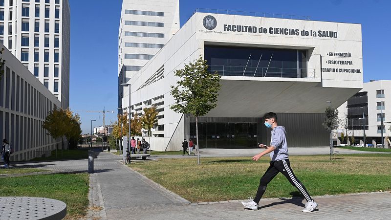 Descontento entre los estudiantes por el cierre de las universidades: "No tiene sentido"