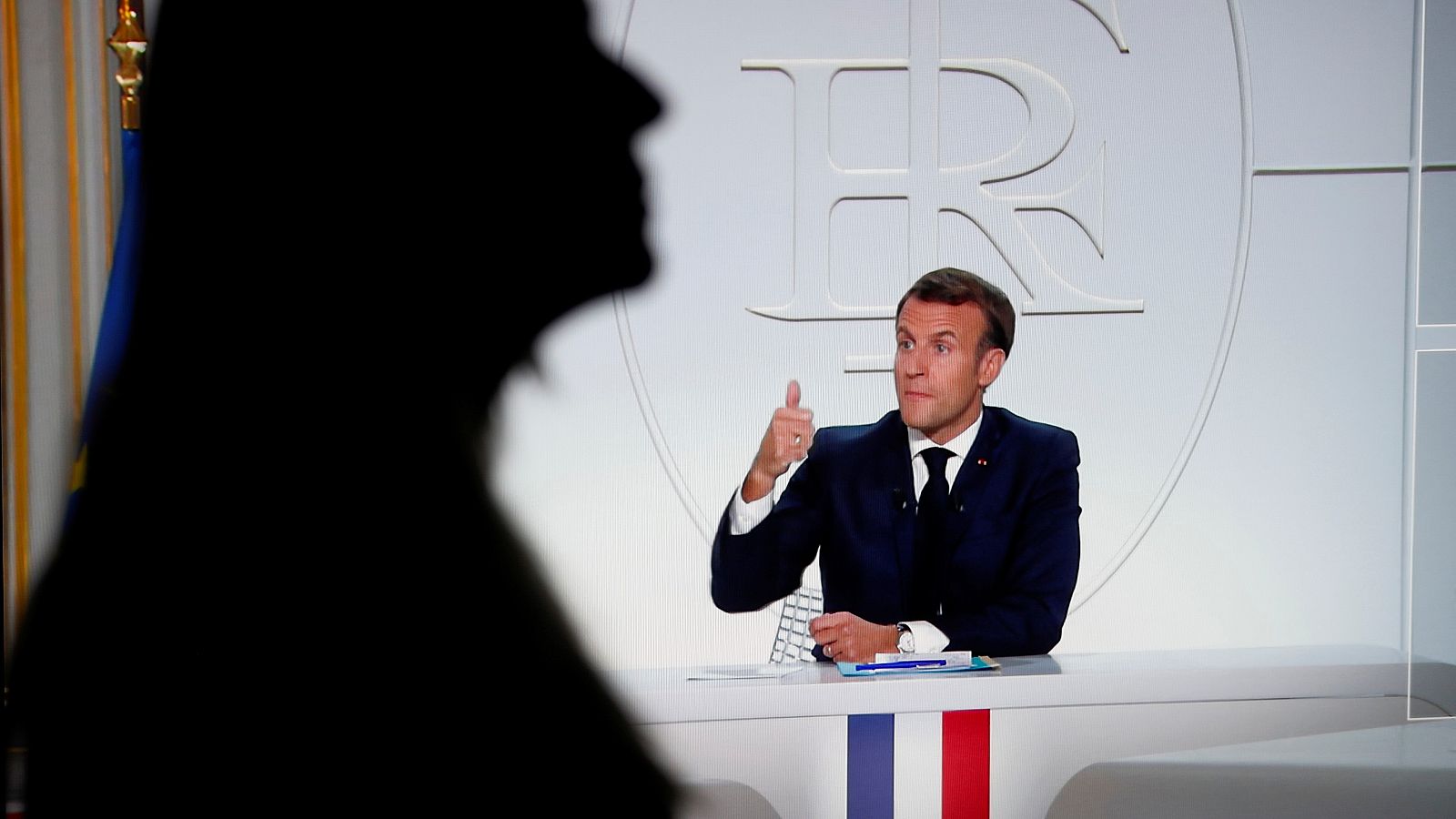 Macron anuncia el toque de queda en París y otras ocho ciudades - Informativo 24h | Ver