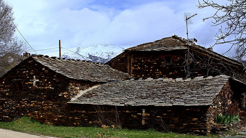 Heladas débiles de madrugada en la meseta Norte, más intensas en Pirineos - ver ahora