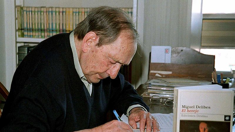 Diferentes actos conmemoran los cien años del nacimiento de Miguel Delibes