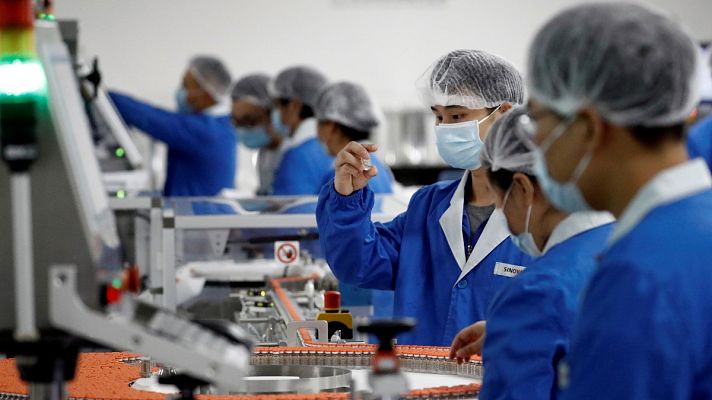 Telediario 1 - China comienza la vacunación voluntaria para prevenir la COVID-19