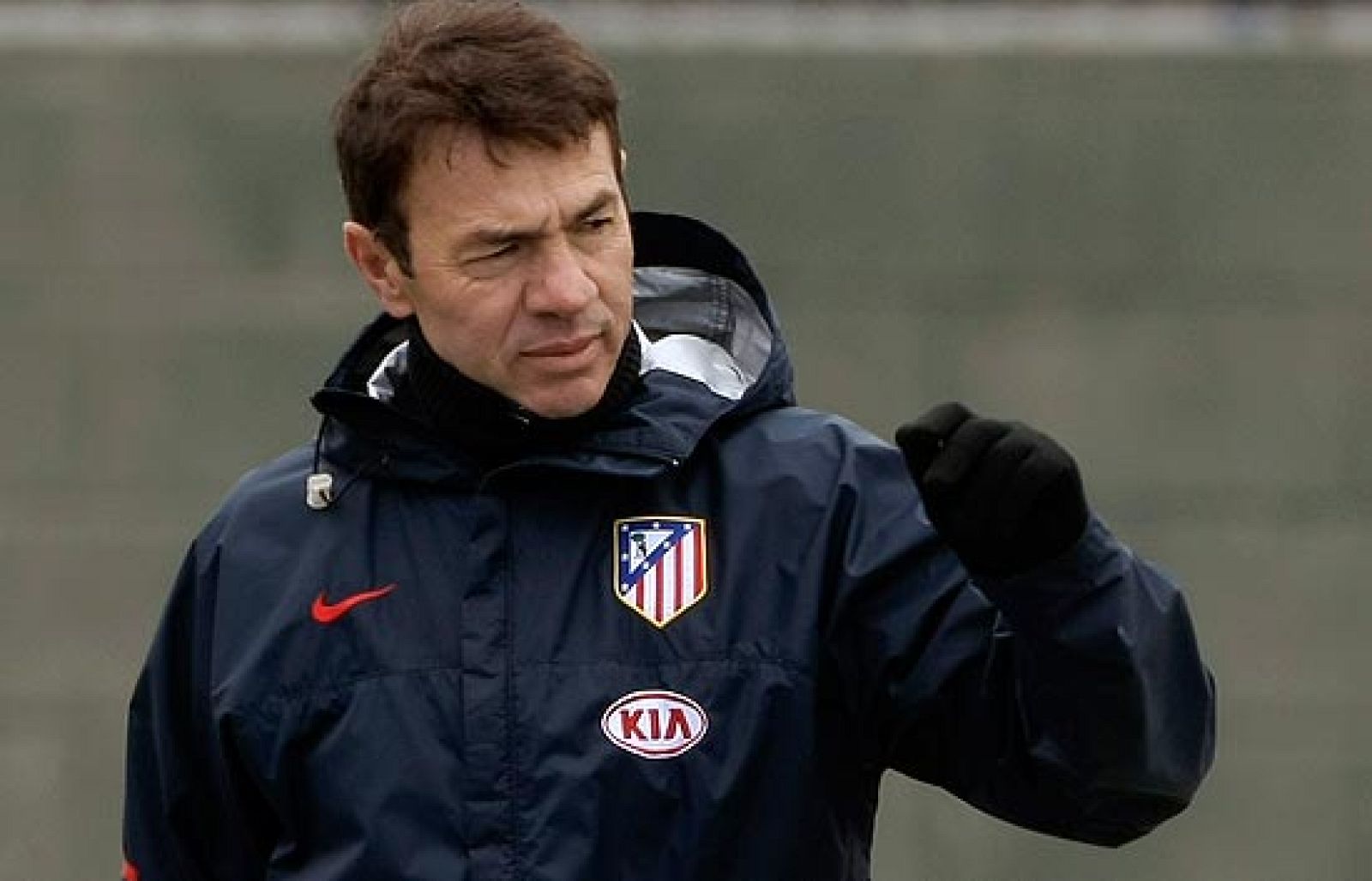 El presidente del Atlético  Enrique Cerezo, ha insistido en que el Kun Agüero seguirá en el conjunto rojiblanco. La expedición ya está en Grecia, donde el miércoles se enfrenta al Panathinaikos en la ida de la previa de la Champions.