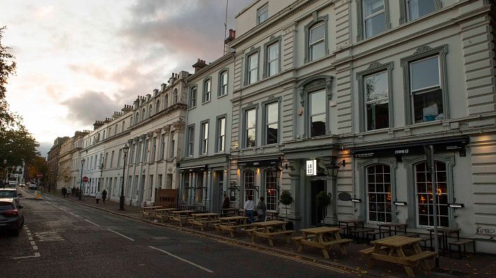 Telediario 1 - Confinamientos en Reino Unido e Irlanda