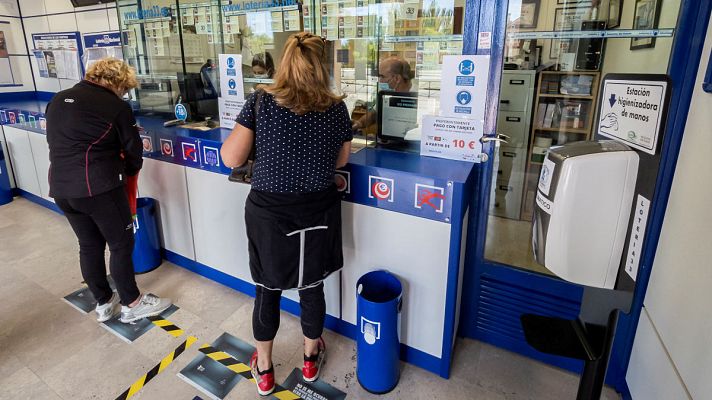 Telediario 1 - Cae la venta de lotería navideña