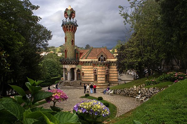 Aquí la Tierra - En Comillas se encuentra el capricho de Gaudí