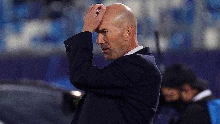 Telediario 1 - Zidane: "Soy el entrenador, la solución tengo que encontrar yo"