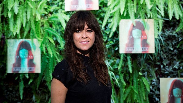 Telediario 1 - Vanesa Martín presenta su nuevo disco, 'Siete veces sí', compuesto durante el confinamiento