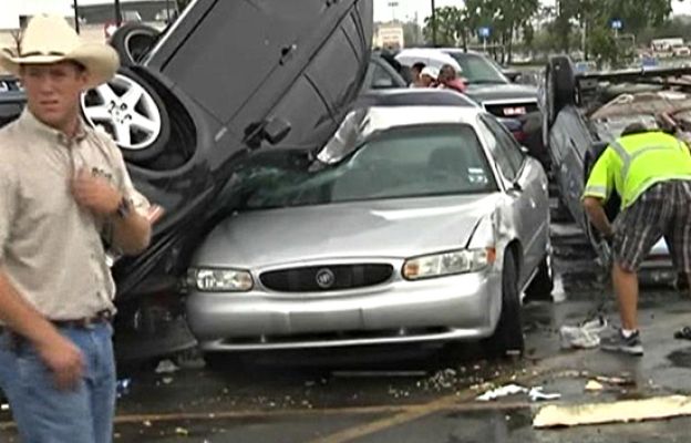  - Un tornado sorprende a Texas