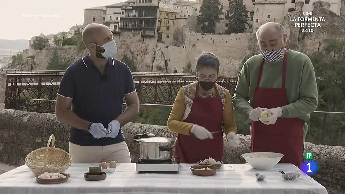 RTVE Cocina - Aprendemos a cocinar ajo arriero en 'Como Sapiens'