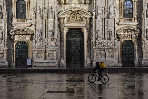 Telediario 1 - Se endurecen las restricciones en Europa, inmersa en la segunda ola