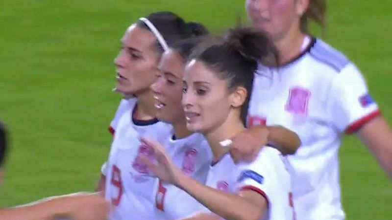 Golazo de Patri Guijarro a República Checa (2-0)