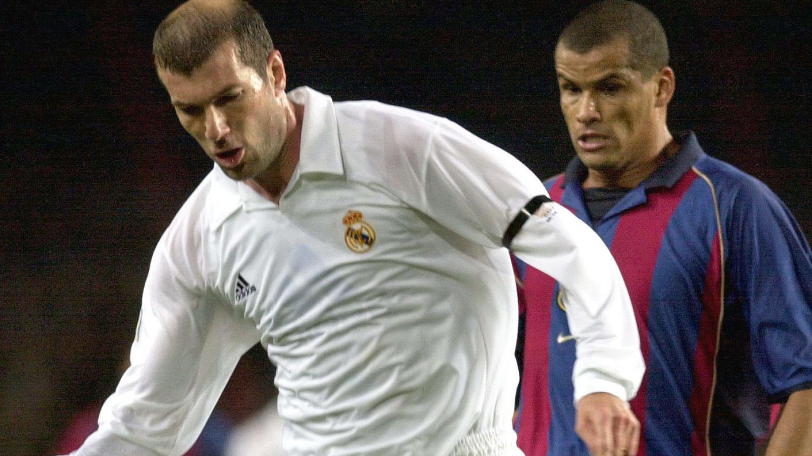 Zidane y Koeman, expertos en clásicos cuando eran jugadores | Ver