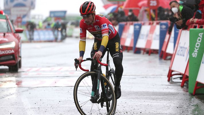 Vuelta ciclista a España - Vuelta 2020 | Formigal eleva a Carapaz y hunde a Roglic