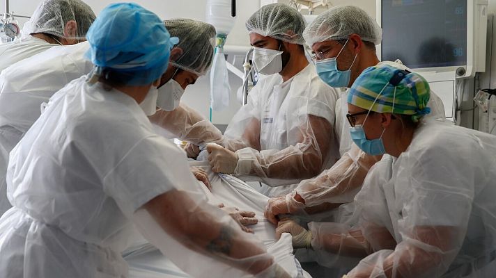 La tarde en 24h - Simón cree que en noviembre podría haber una situación crítica en las UCI si la incidencia sigue creciendo