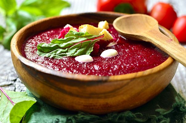 RTVE Cocina - El gazpacho 'healthy' de remolacha de Paloma San Basilio