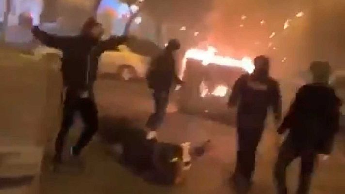 Telediario 1 - Disturbios en Sevilla tras una protesta en contra del toque de queda