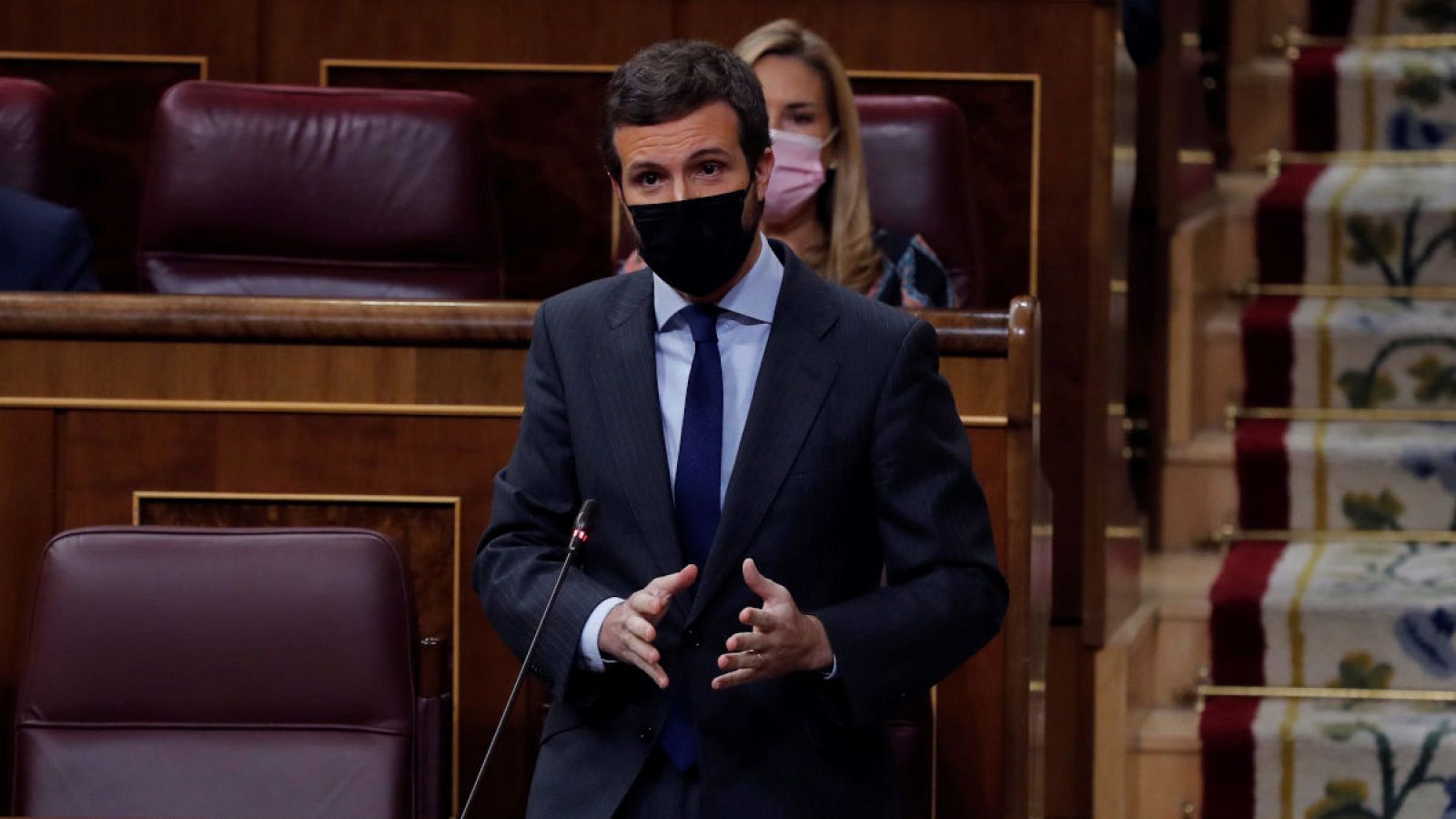 Casado ofrece 8 semanas de estado de alarma y Sánchez 4 meses revisables