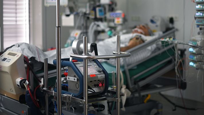 Telediario 1 - España registra ya cifras de fallecidos comparables a las de abril