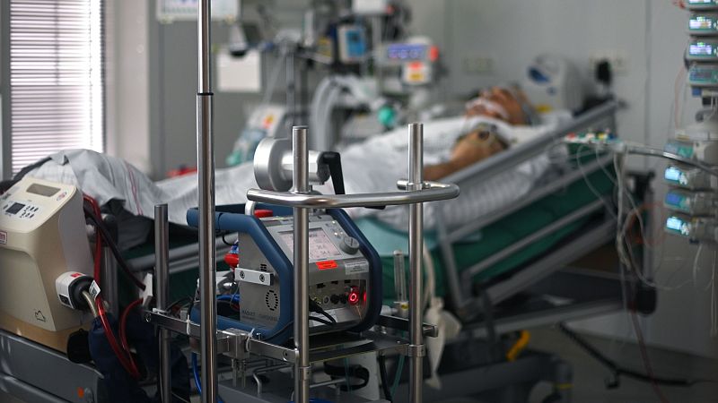 Coronavirus - España registra ya cifras de fallecidos comparables a las de abril - Telediario 1 | Ver