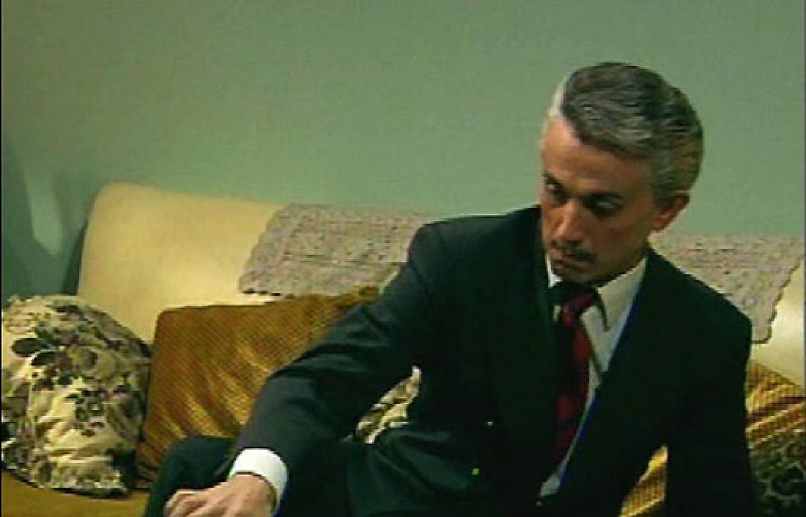 Cruz y Raya -  Don Pablo y Herminia - Humor en el Archivo de RTVE | Ver