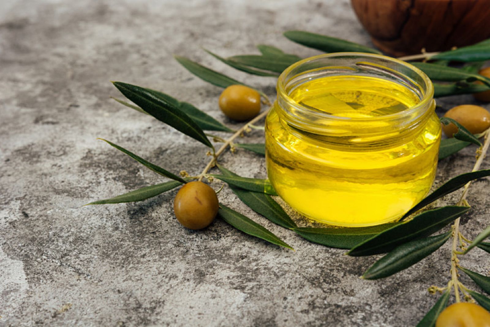 Aquí la Tierra - ¿Qué elaboración necesita un aceite de primera calidad? ¡Nos lo enseñan en Málaga!