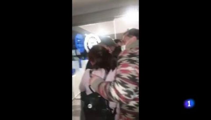 Investigan el caso de la niña desaparecida durante horas en Calella - Telediario 1 | Ver